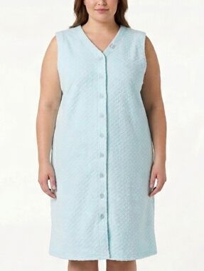 NWT Sunday Brunch Quilted Button-Front Robe